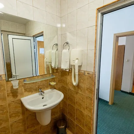 славянски Хотел 3*