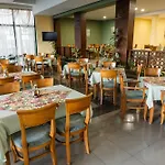 Slavyanski Σάνι Μπιτς