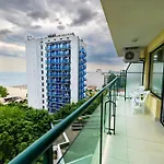 Slavyanski Σάνι Μπιτς