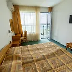 Ξενοδοχείο Slavyanski 3*